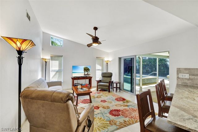 10341 Regent CIR, Naples, FL 34109