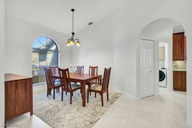 10341 Regent CIR, Naples, FL 34109