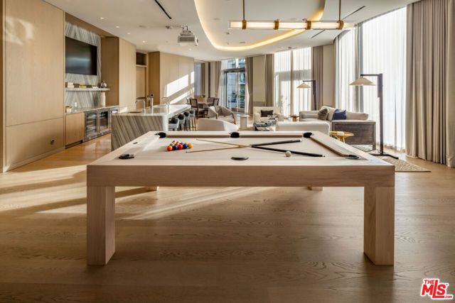 211 W Elm Court 11E, Los Angeles, CA 90067