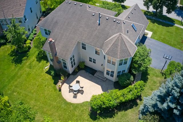 1674 Rolling Hills Drive, Crystal Lake, IL 60014
