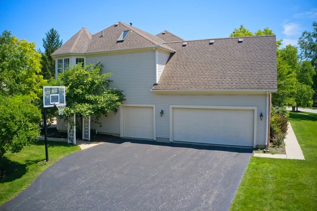 1674 Rolling Hills Drive, Crystal Lake, IL 60014