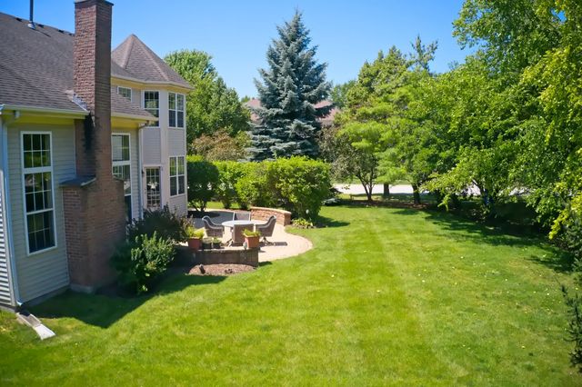 1674 Rolling Hills Drive, Crystal Lake, IL 60014