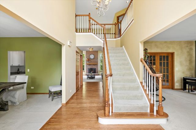 1674 Rolling Hills Drive, Crystal Lake, IL 60014