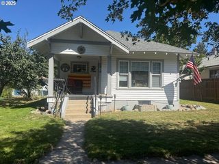 2414 3RD St, Baker City, OR 97814