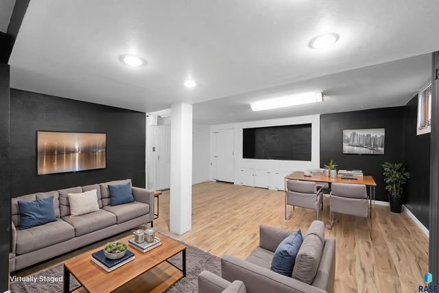 707 E 26th St Street, Sioux Falls, SD 57105