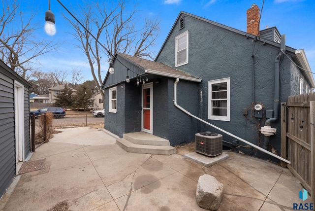 707 E 26th St Street, Sioux Falls, SD 57105