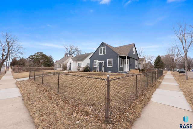 707 E 26th St Street, Sioux Falls, SD 57105