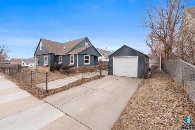 707 E 26th St Street, Sioux Falls, SD 57105
