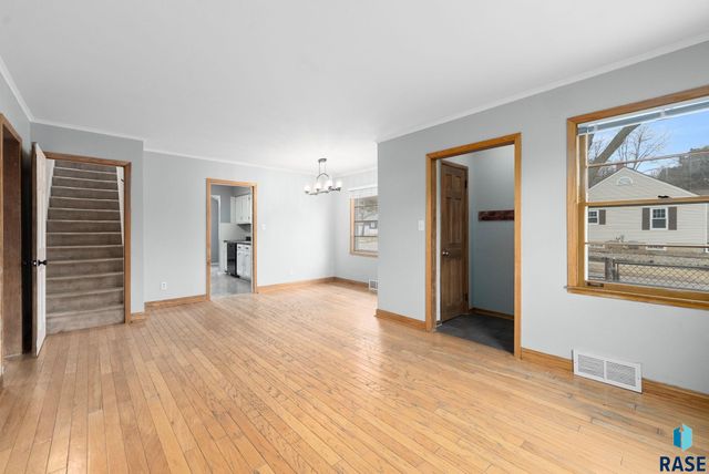 707 E 26th St Street, Sioux Falls, SD 57105