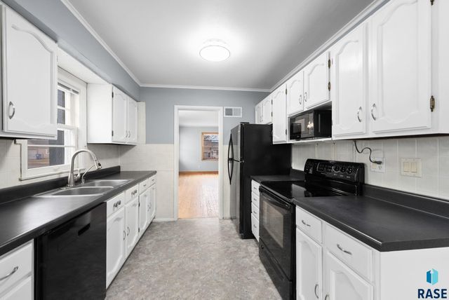 707 E 26th St Street, Sioux Falls, SD 57105