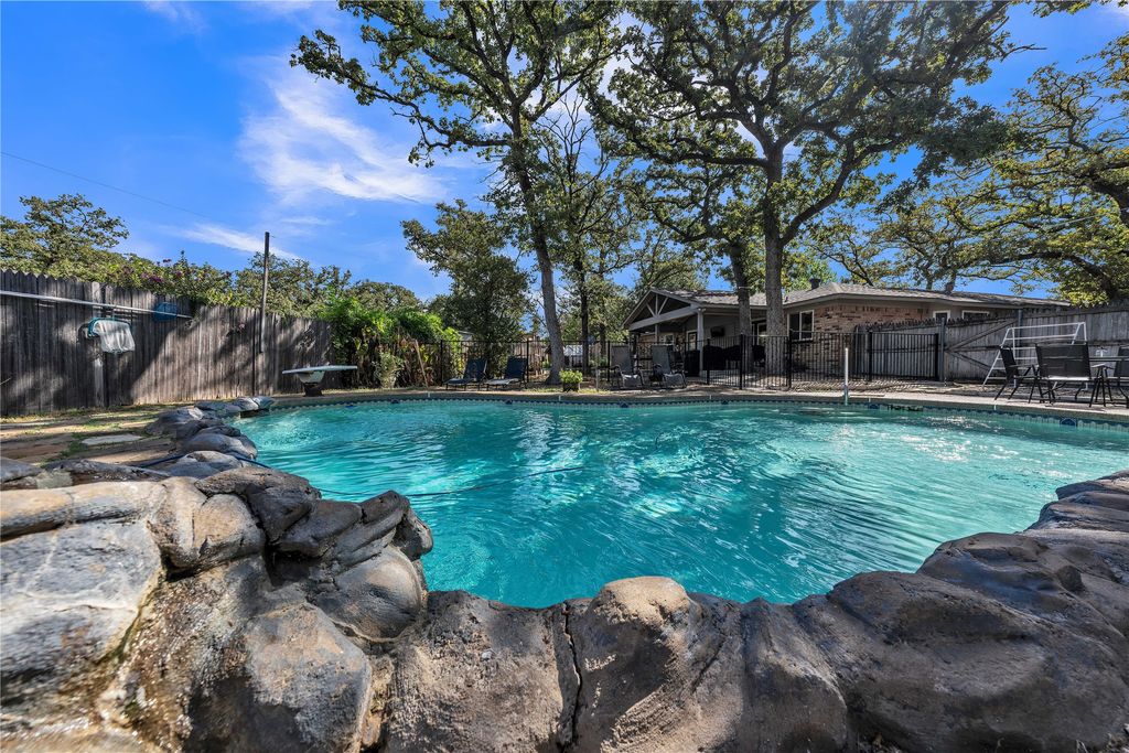 5511 Marshfield Court, Arlington, TX 76016 — photo 2
