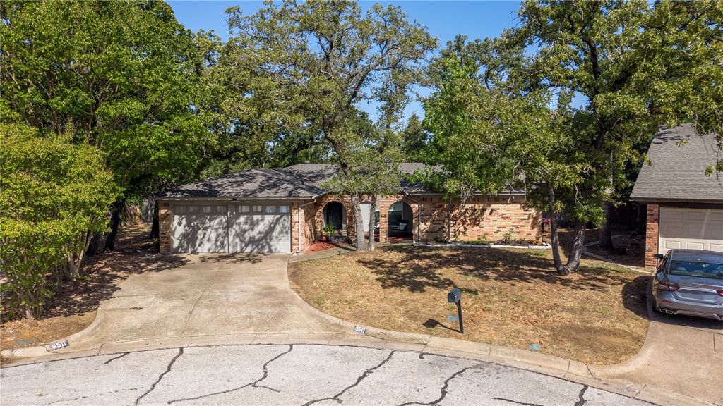 5511 Marshfield Court, Arlington, TX 76016 — photo 4