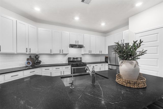 22231 Hawberry Blossom Lane, Tomball, TX 77377