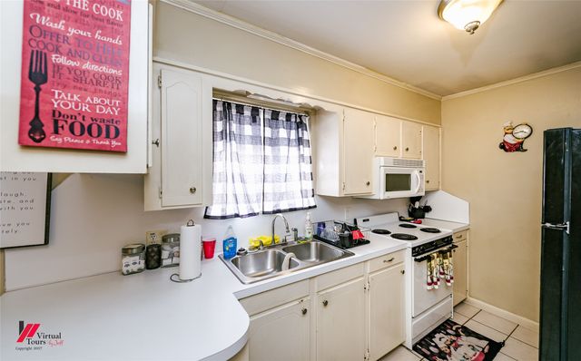 9035 Lone Oak Drive, Shreveport, LA 71118