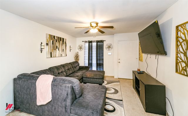 9035 Lone Oak Drive, Shreveport, LA 71118