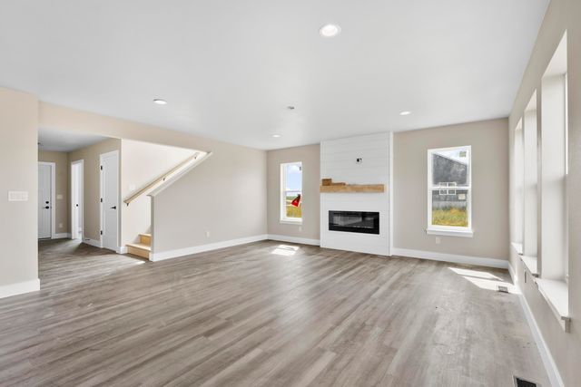 5744 Wall Street, Waterloo, IA 50701