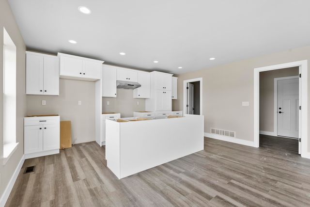 5744 Wall Street, Waterloo, IA 50701