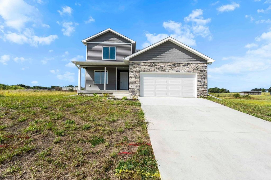 5744 Wall Street, Waterloo, IA 50701