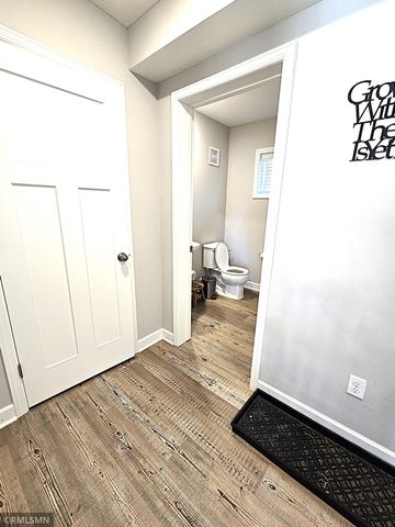 7247 Dora Drive, Hugo, MN 55038