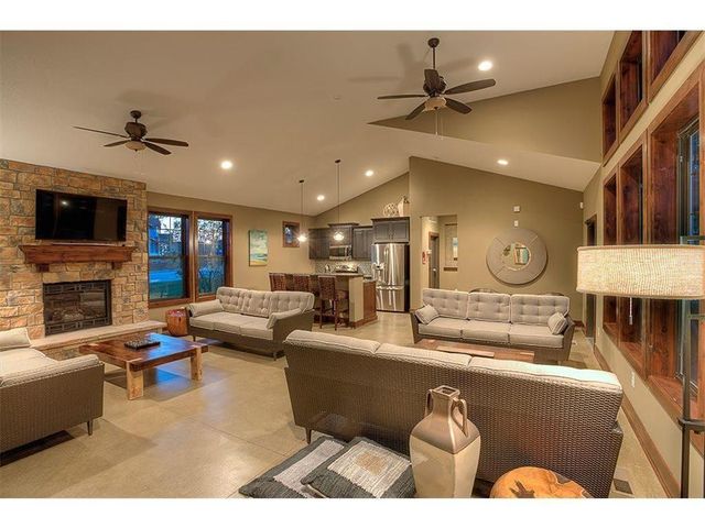 7247 Dora Drive, Hugo, MN 55038