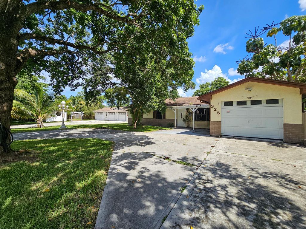 325 NW Rebecca Avenue, Port St Lucie, FL 34983