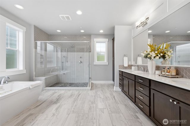 2005 105th Avenue NE, Bellevue, WA 98004
