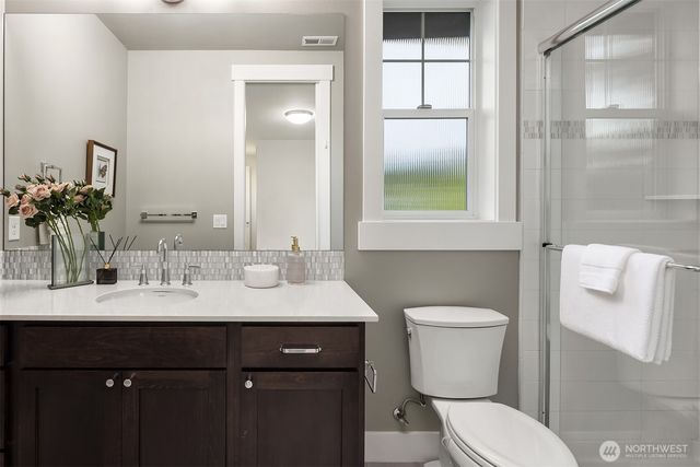 2005 105th Avenue NE, Bellevue, WA 98004
