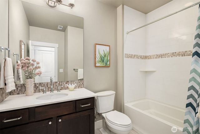 2005 105th Avenue NE, Bellevue, WA 98004