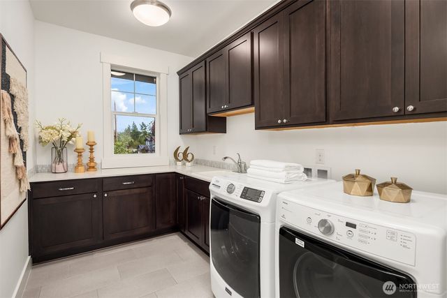 2005 105th Avenue NE, Bellevue, WA 98004