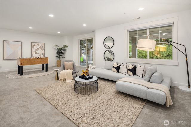 2005 105th Avenue NE, Bellevue, WA 98004