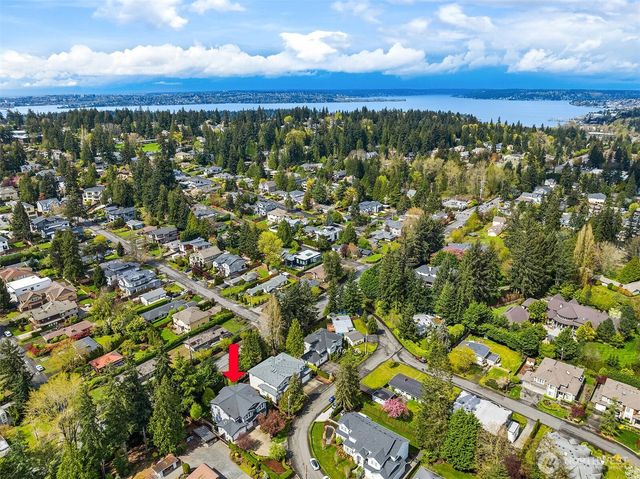 2005 105th Avenue NE, Bellevue, WA 98004