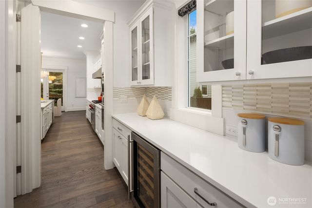 2005 105th Avenue NE, Bellevue, WA 98004