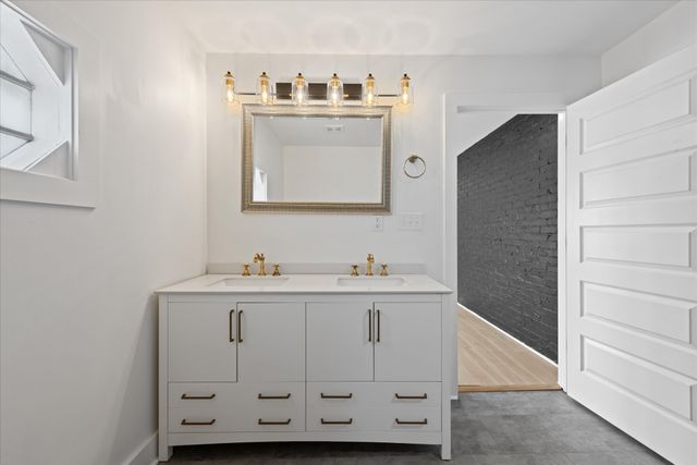 276 E Porters Bluff Rd, E, Clarksville, TN 37040