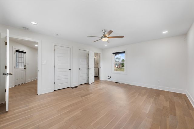 276 E Porters Bluff Rd, E, Clarksville, TN 37040