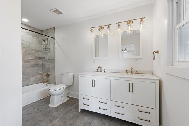 276 E Porters Bluff Rd, E, Clarksville, TN 37040