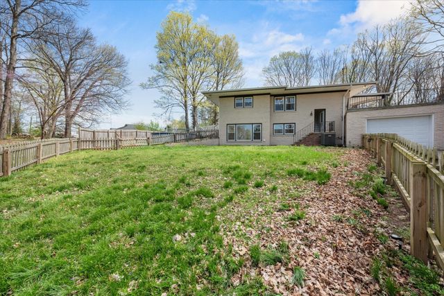 276 E Porters Bluff Rd, E, Clarksville, TN 37040