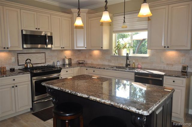 62735 Franklin Park Drive, Washington, MI 48094