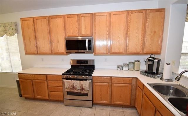 10237 Roma Madre Avenue, Las Vegas, NV 89135