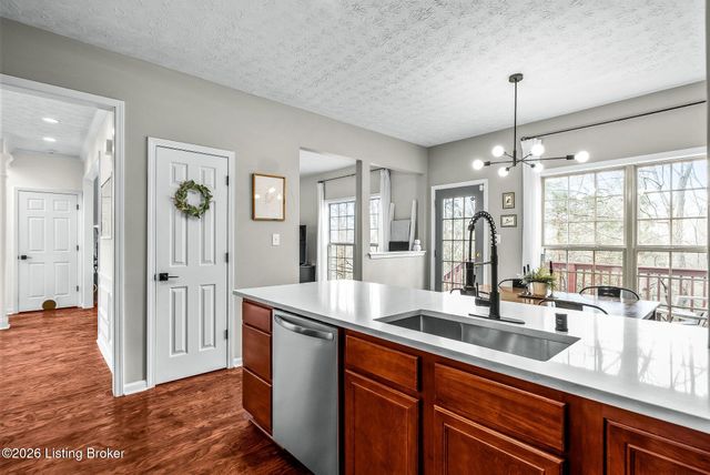 11050 Symington Cir, Louisville, KY 40241