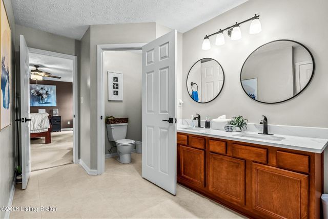 11050 Symington Cir, Louisville, KY 40241