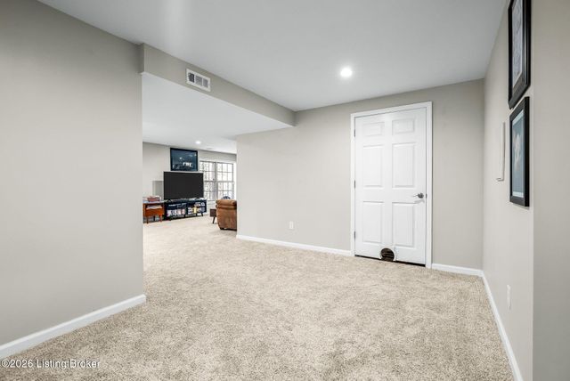 11050 Symington Cir, Louisville, KY 40241