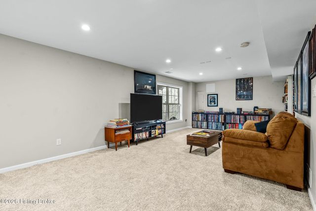 11050 Symington Cir, Louisville, KY 40241