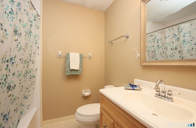 164 Austin Ryer Lane 164, Branford, CT 06405