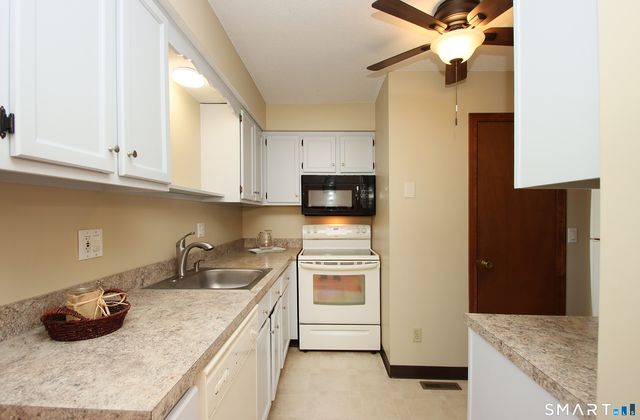 164 Austin Ryer Lane 164, Branford, CT 06405