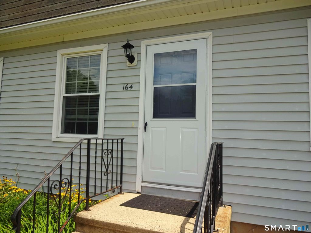 164 Austin Ryer Lane 164, Branford, CT 06405