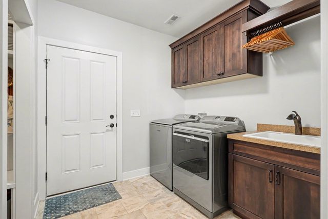 600 Breaker Cove, Bay City, MI 48708