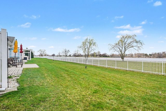 600 Breaker Cove, Bay City, MI 48708
