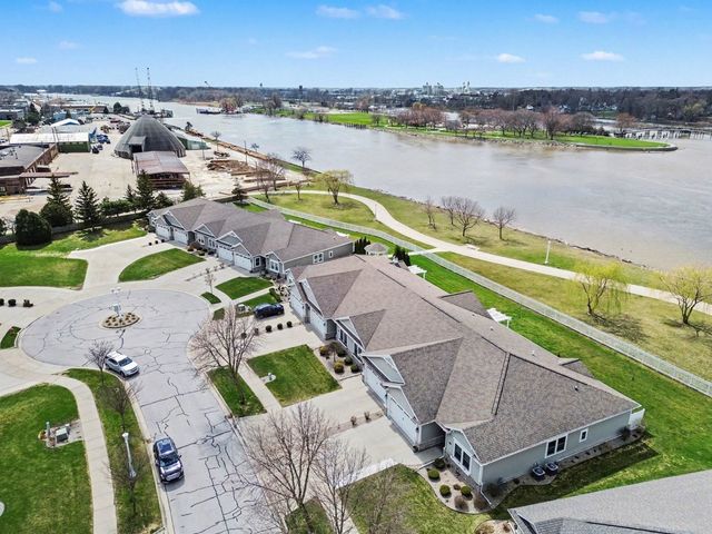 600 Breaker Cove, Bay City, MI 48708