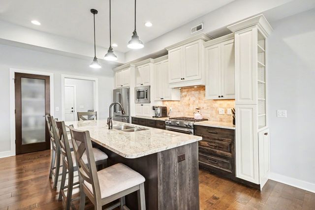600 Breaker Cove, Bay City, MI 48708