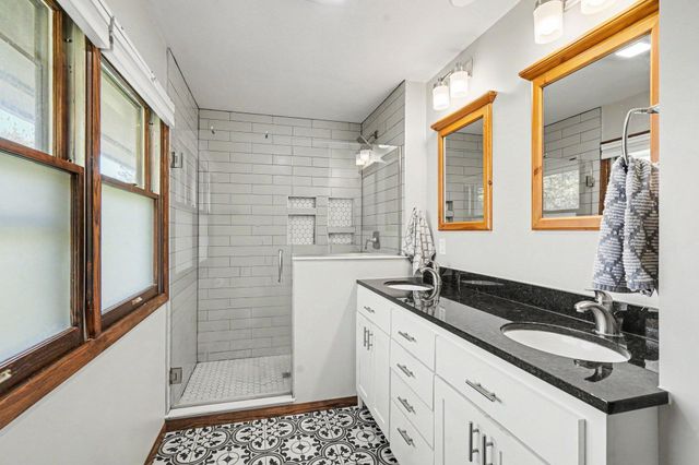6911 Faricy Lane, Prior Lake, MN 55372